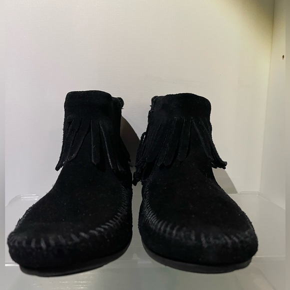 Minnetonka Black Suede Fringe with Concho Booties with Zipper - Picture 6 of 16